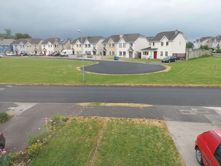 3 Bed Semi-Detached House In A Quite Estate Villa Bruff Exterior photo